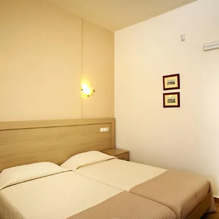 Lili Apartments,Oasis 2,5 Km From Hania Center Parigoria Exterior photo