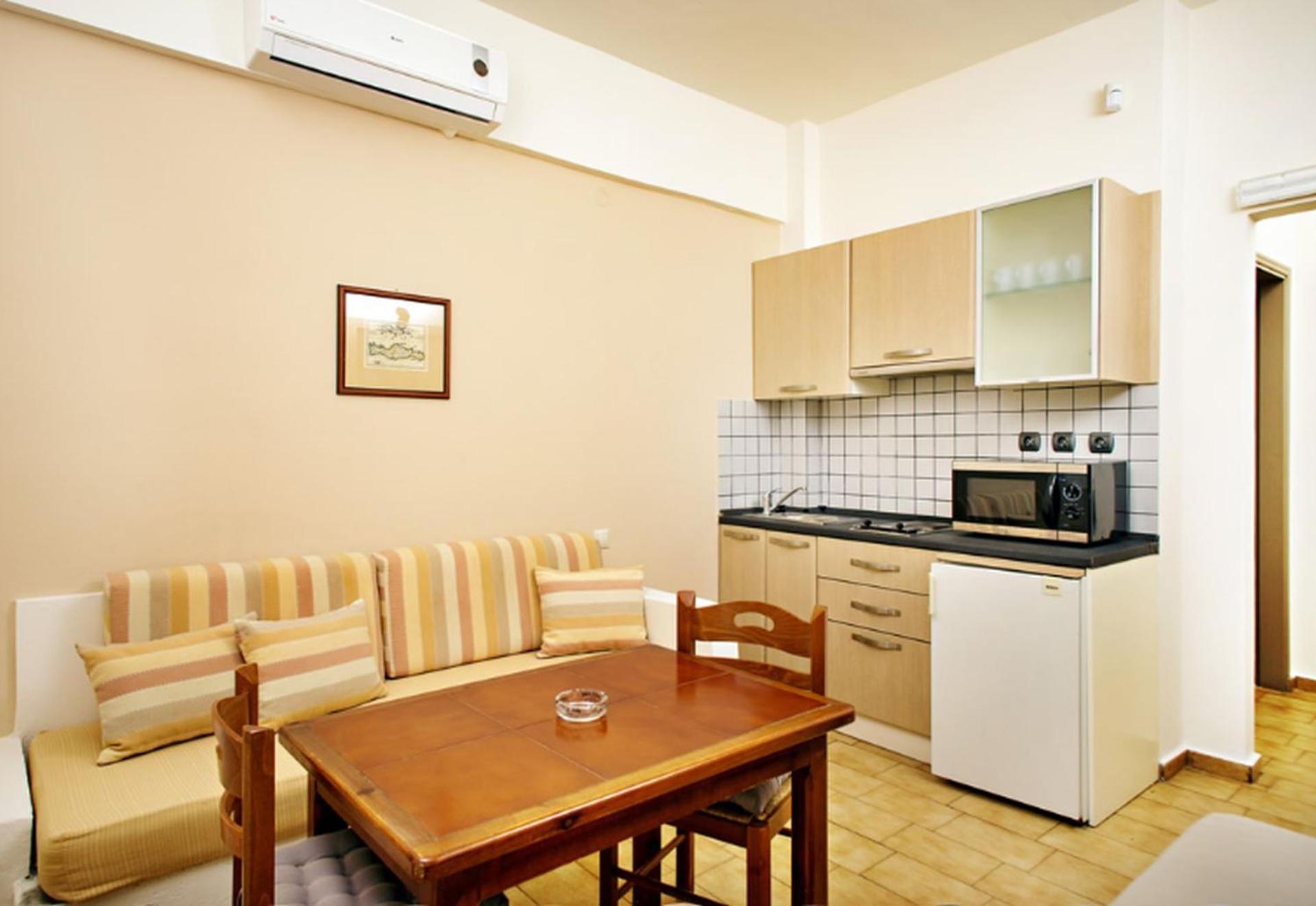 Lili Apartments,oasis 2,5 Km From Hania Center Apartment Parigoria